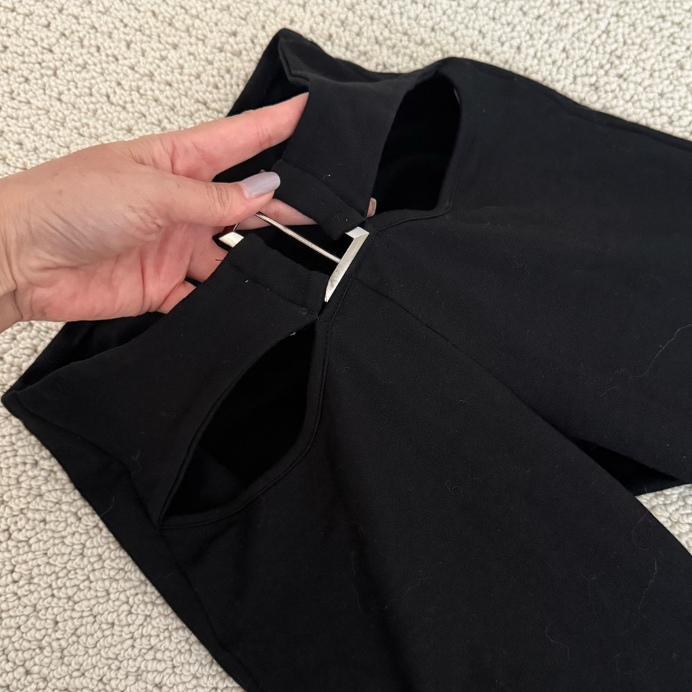 Edikted Cut Out Pants - Picture 4 of 10